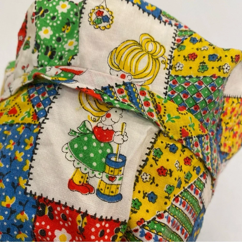 Handmade 1970s children’s bonnet